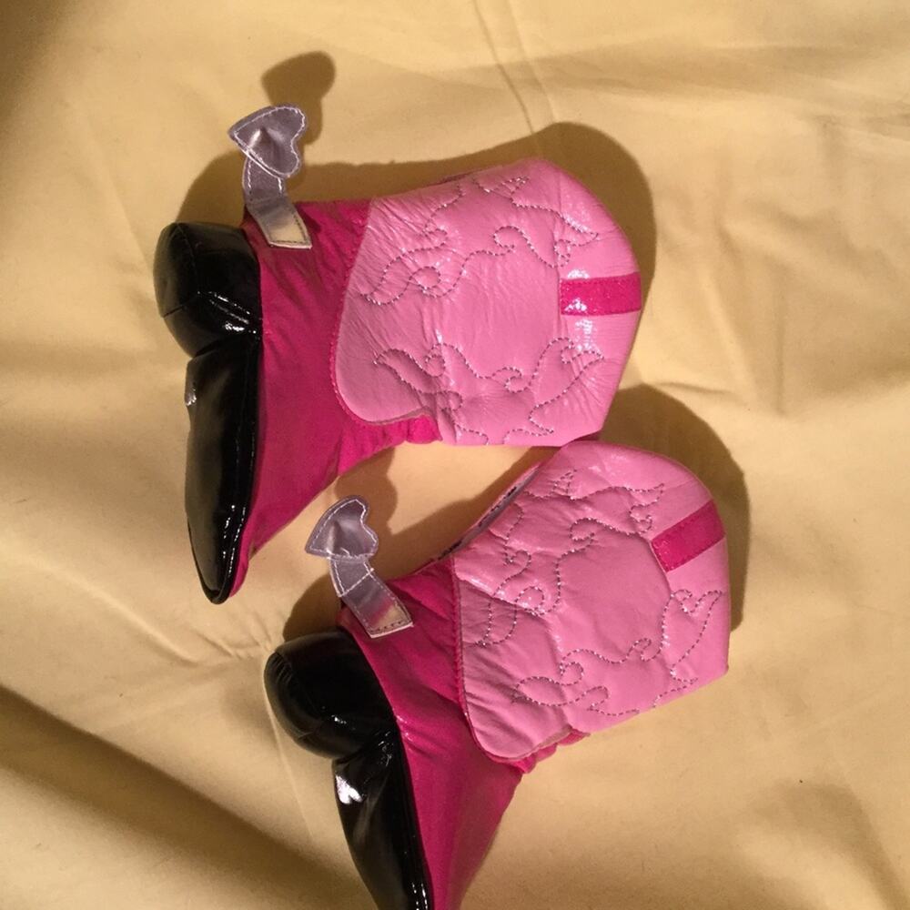 Pink cowboy boots crib shoe w/ spurs never worn